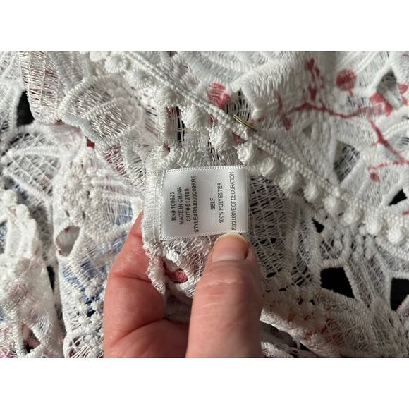 Rabbit Rabbit Rabbit Designs Floral Cutwork Lace One-Button Blouse/Cardigan - Picture 9 of 9